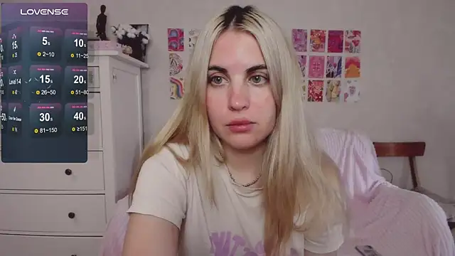 Snapshot of pawpaws chatting on October 2, 2025, 8:32 am pawpaws online show from October 2, 2025, 8:32 am