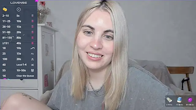 Snapshot of pawpaws chatting on November 8, 2025, 9:53 am pawpaws online show from November 8, 2025, 9:53 am