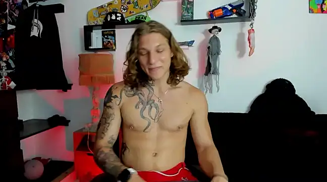 Snapshot of Tom_Krakow chatting on December 2, 2024, 11:07 pm Tom Krakow online show from December 2, 2024, 11:07 pm