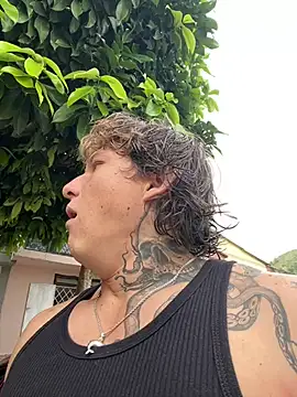 Snapshot of Tom_Krakow chatting on March 4, 2025, 9:00 pm Tom Krakow online show from March 4, 2025, 9:00 pm