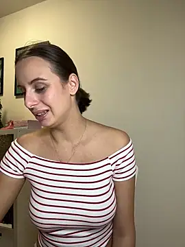 Snapshot of Hii_Lolla chatting on December 15, 2024, 6:15 pm Hii Lolla online show from December 15, 2024, 6:15 pm