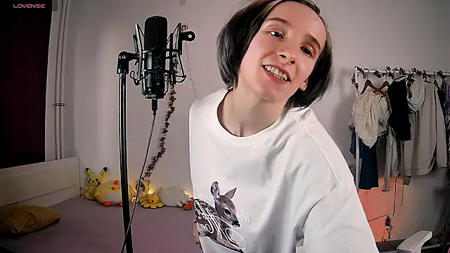 Violet Veliya online show from March 21, 2025, 3:46 pm