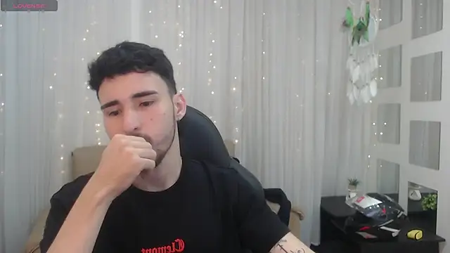 DmitriSanders online show from December 26, 2024, 8:21 pm