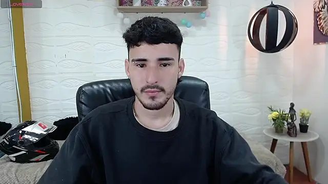 DmitriSanders online show from February 4, 2025, 8:38 pm