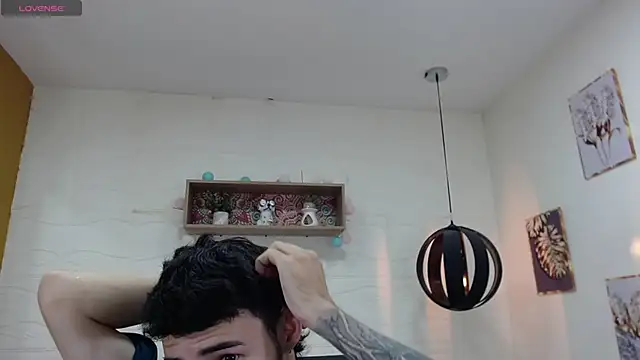 DmitriSanders online show from February 19, 2025, 8:52 pm