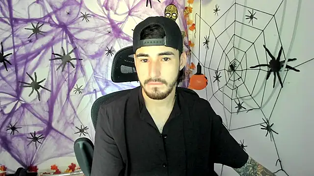 DmitriSanders online show from October 21, 2025, 4:41 pm