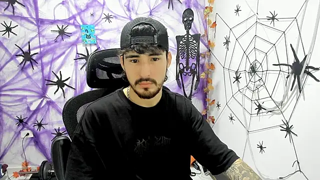 DmitriSanders online show from December 16, 2025, 1:10 am