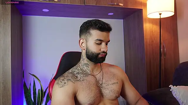 MarkHazze online show from November 26, 2025, 11:28 pm