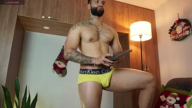 MarkHazze online show from December 2, 2025, 11:11 pm