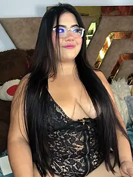 naatashamendozaa online show from February 21, 2026, 7:26 pm