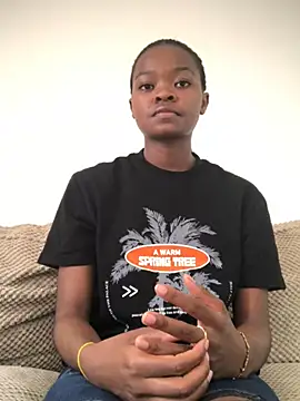 Snapshot of Grusha19 chatting on December 13, 2024, 10:19 am Grusha19 online show from December 13, 2024, 10:19 am