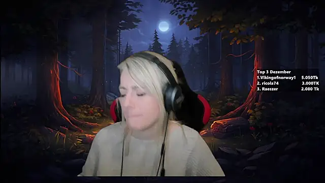 Lisaonthemoon online show from December 11, 2024, 10:06 pm