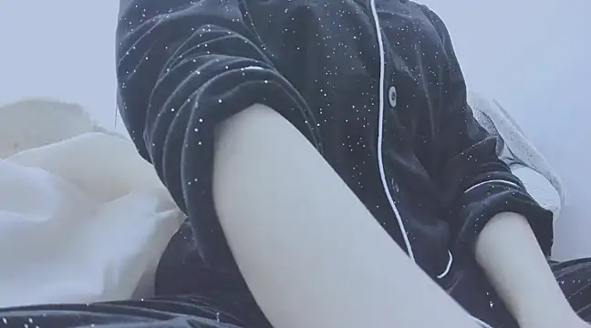 Snapshot of Linh_diudang chatting on March 16, 2025, 2:11 pm Linh diudang online show from March 16, 2025, 2:11 pm