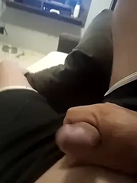 Snapshot of dredre1069 chatting on January 12, 2025, 3:28 am dredre1069 online show from January 12, 2025, 3:28 am