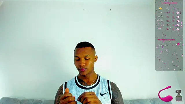 esteveen ortegas  online show from February 19, 2025, 8:44 am