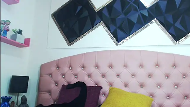 andrea safeira doll online show from November 7, 2025, 11:27 pm