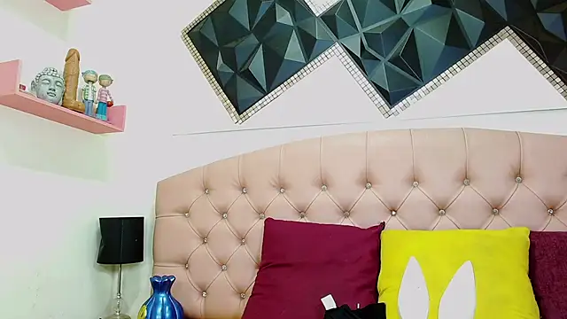 andrea safeira doll online show from February 12, 2026, 1:28 pm