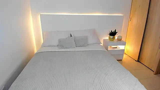 Snapshot of AndreaMartini chatting on January 5, 2025, 3:43 am AndreaMartini online show from January 5, 2025, 3:43 am