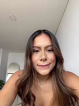 Snapshot of AndreaMartini chatting on March 8, 2025, 6:16 pm AndreaMartini online show from March 8, 2025, 6:16 pm