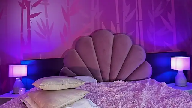 Snapshot of Lezy_ chatting on January 20, 2025, 10:48 pm Lezy online show from January 20, 2025, 10:48 pm