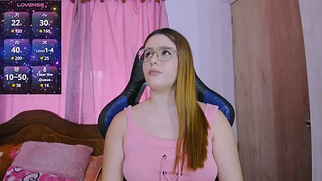 Snapshot of ParisShayk chatting on March 18, 2025, 5:53 pm ParisShayk online show from March 18, 2025, 5:53 pm