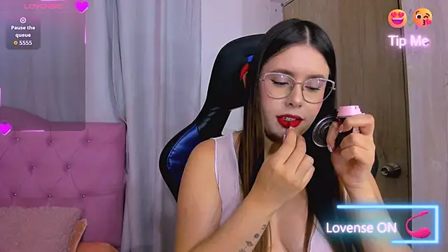 ParisShayk online show from July 24, 2026, 5:55 pm
