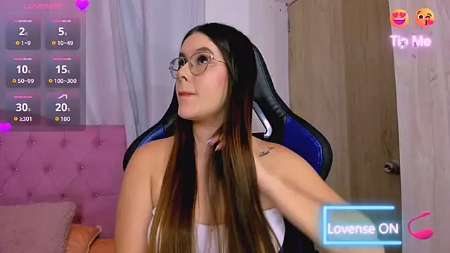 ParisShayk online show from July 25, 2026, 5:54 pm