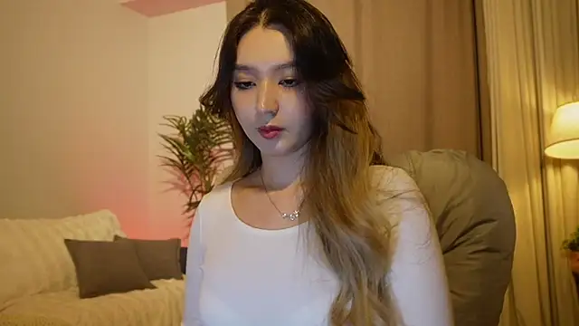 Sarasuo1 online show from September 18, 2025, 1:13 pm