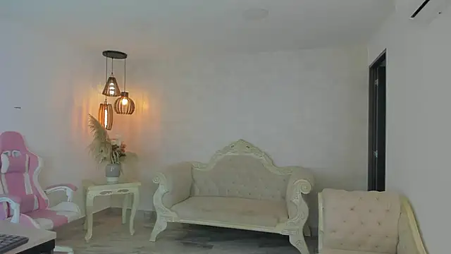 Snapshot of shantallknowless chatting on January 30, 2025, 12:48 pm shantallknowless online show from January 30, 2025, 12:48 pm