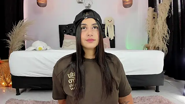 GabyRhodes online show from September 17, 2025, 6:31 pm