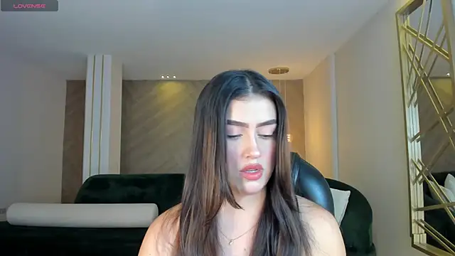Snapshot of PaulinaSantos_ chatting on June 9, 2026, 7:25 pm PaulinaSantos online show from June 9, 2026, 7:25 pm