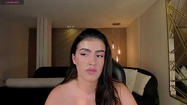 Snapshot of PaulinaSantos_ chatting on June 10, 2026, 8:19 pm PaulinaSantos online show from June 10, 2026, 8:19 pm