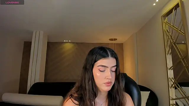 Snapshot of PaulinaSantos_ chatting on June 11, 2026, 8:18 pm PaulinaSantos online show from June 11, 2026, 8:18 pm