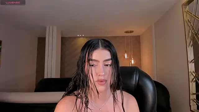 Snapshot of PaulinaSantos_ chatting on June 12, 2026, 8:41 pm PaulinaSantos online show from June 12, 2026, 8:41 pm