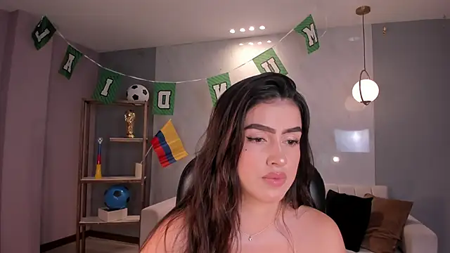 Snapshot of PaulinaSantos_ chatting on June 15, 2026, 8:22 pm PaulinaSantos online show from June 15, 2026, 8:22 pm