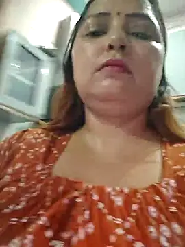 Snapshot of Dianaa9 chatting on July 6, 2026, 12:46 pm Dianaa9 online show from July 6, 2026, 12:46 pm