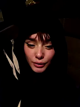 Snapshot of SophieCharm chatting on December 1, 2024, 4:29 pm SophieCharm online show from December 1, 2024, 4:29 pm