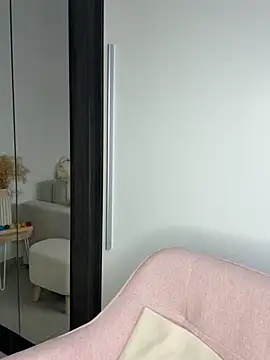 Snapshot of victoirenextdoor chatting on February 28, 2025, 5:15 pm victoirenextdoor online show from February 28, 2025, 5:15 pm