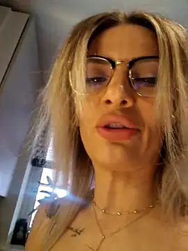 SweetMonicaUK online show from February 25, 2025, 10:26 am