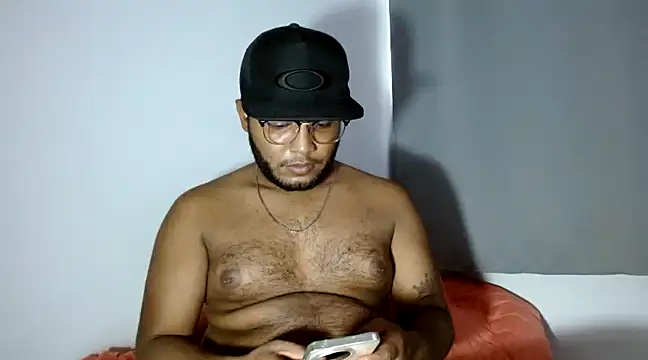Snapshot of dave_banks chatting on January 25, 2025, 10:39 pm dave banks online show from January 25, 2025, 10:39 pm
