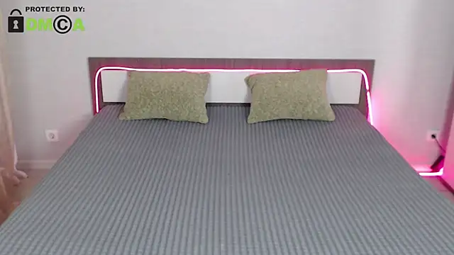 Snapshot of RonnieMilles chatting on March 21, 2025, 10:50 am RonnieMilles online show from March 21, 2025, 10:50 am