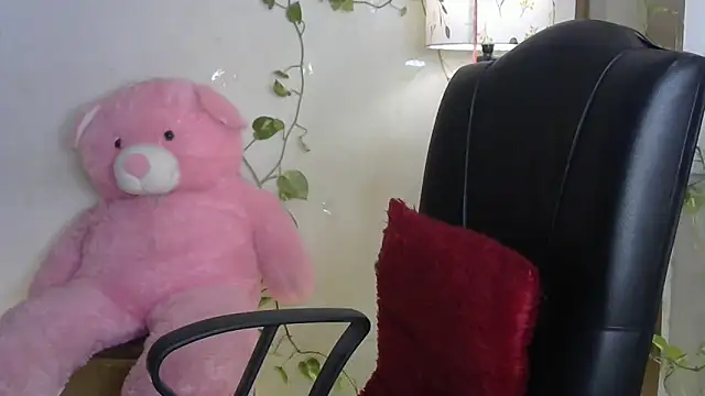 Black cat cutie online show from June 18, 2026, 5:30 am