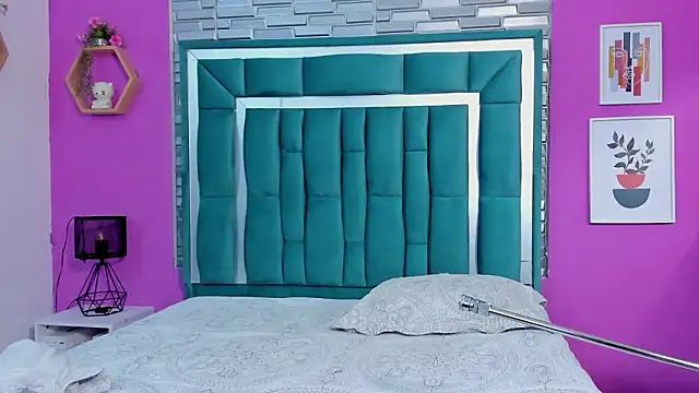 LORENSCOLLINS online show from February 28, 2026, 12:39 pm