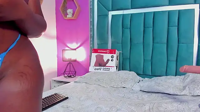 LORENSCOLLINS online show from March 8, 2026, 2:04 am