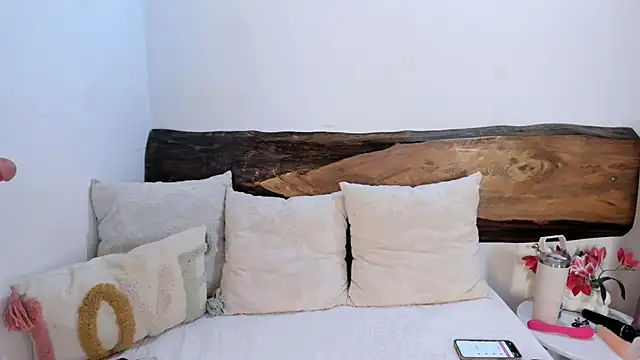 Snapshot of Abrilqueen chatting on September 28, 2025, 2:44 pm Abrilqueen online show from September 28, 2025, 2:44 pm