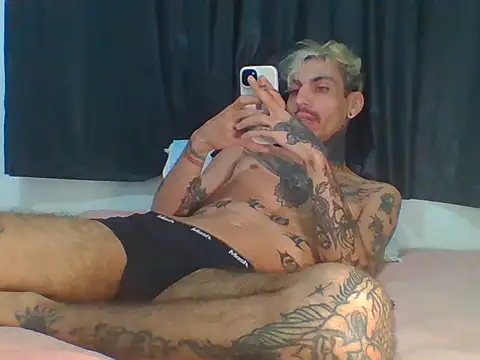 PitbullDiablo1 online show from October 31, 2025, 7:31 am