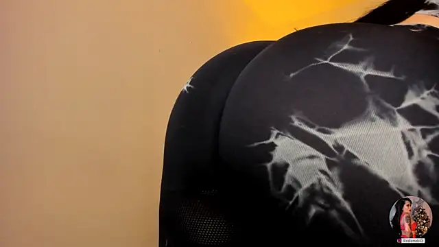 Snapshot of leslie_k chatting on February 7, 2025, 3:23 am leslie k online show from February 7, 2025, 3:23 am