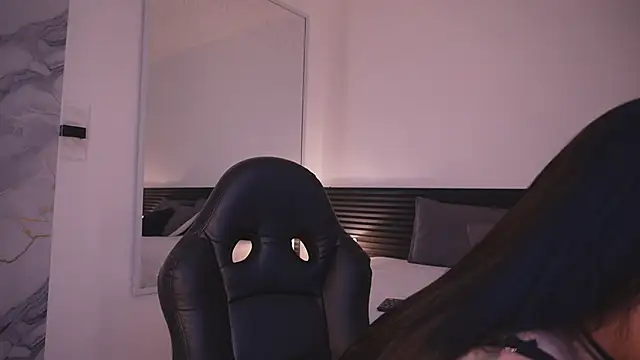 Snapshot of leslie_k chatting on September 18, 2025, 3:30 am leslie k online show from September 18, 2025, 3:30 am