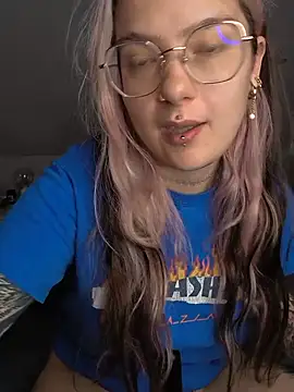 Snapshot of mamiedonuts chatting on July 8, 2026, 6:07 am mamiedonuts online show from July 8, 2026, 6:07 am