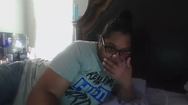 ebonyred online show from October 16, 2025, 2:40 pm